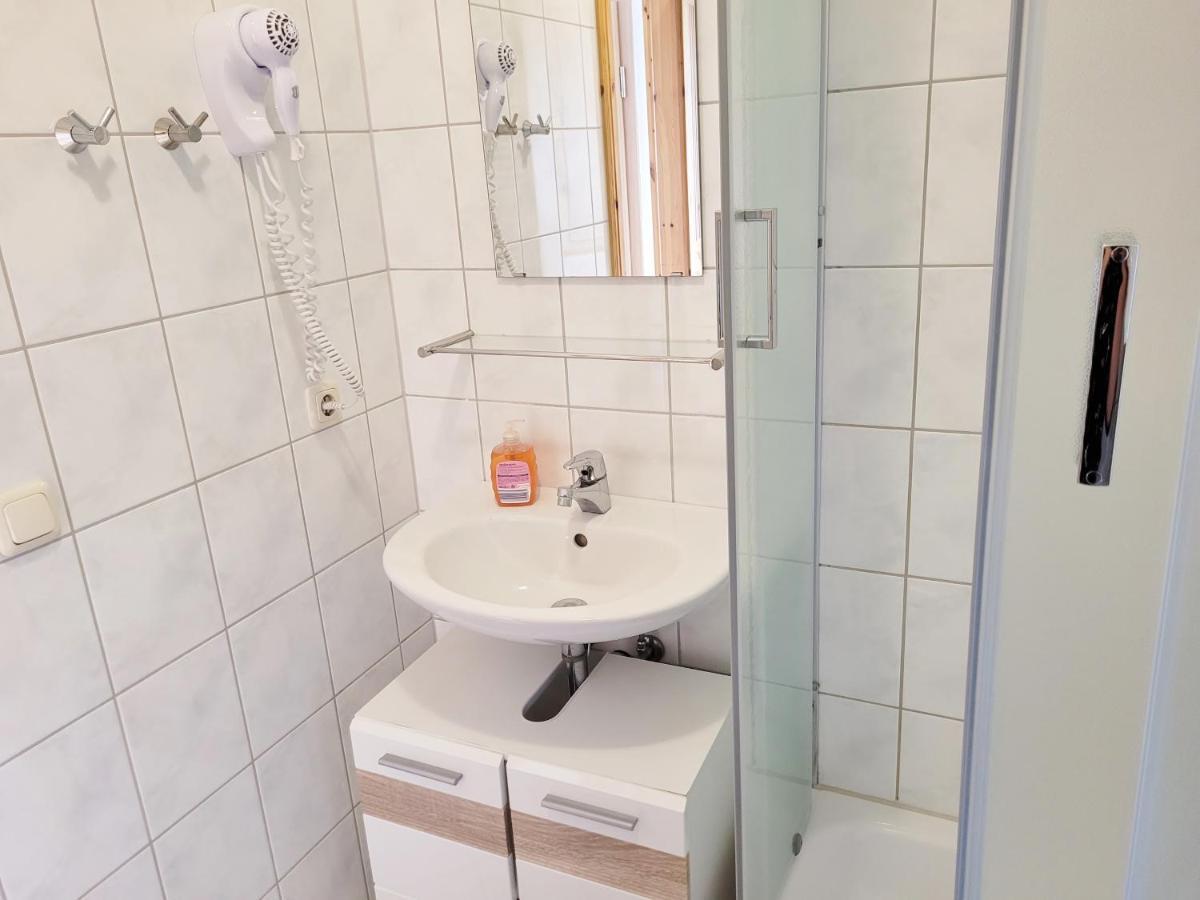 Pension Landhaus Teichgraf Волгаст Екстериор снимка
