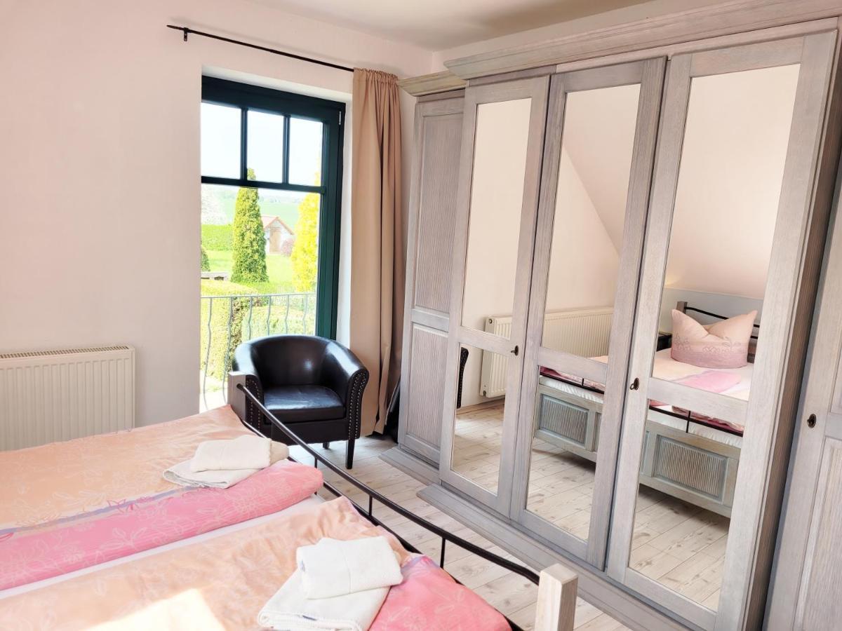 Pension Landhaus Teichgraf Волгаст Екстериор снимка